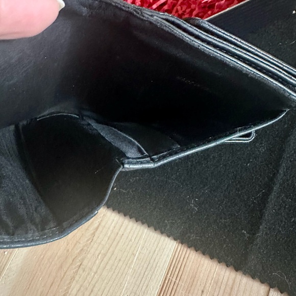 Chanel Caviar Vintage Timeless Bifold Wallet - Picture 8 of 9